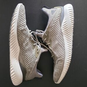 Mens Adidas Alphabounce US 9.5